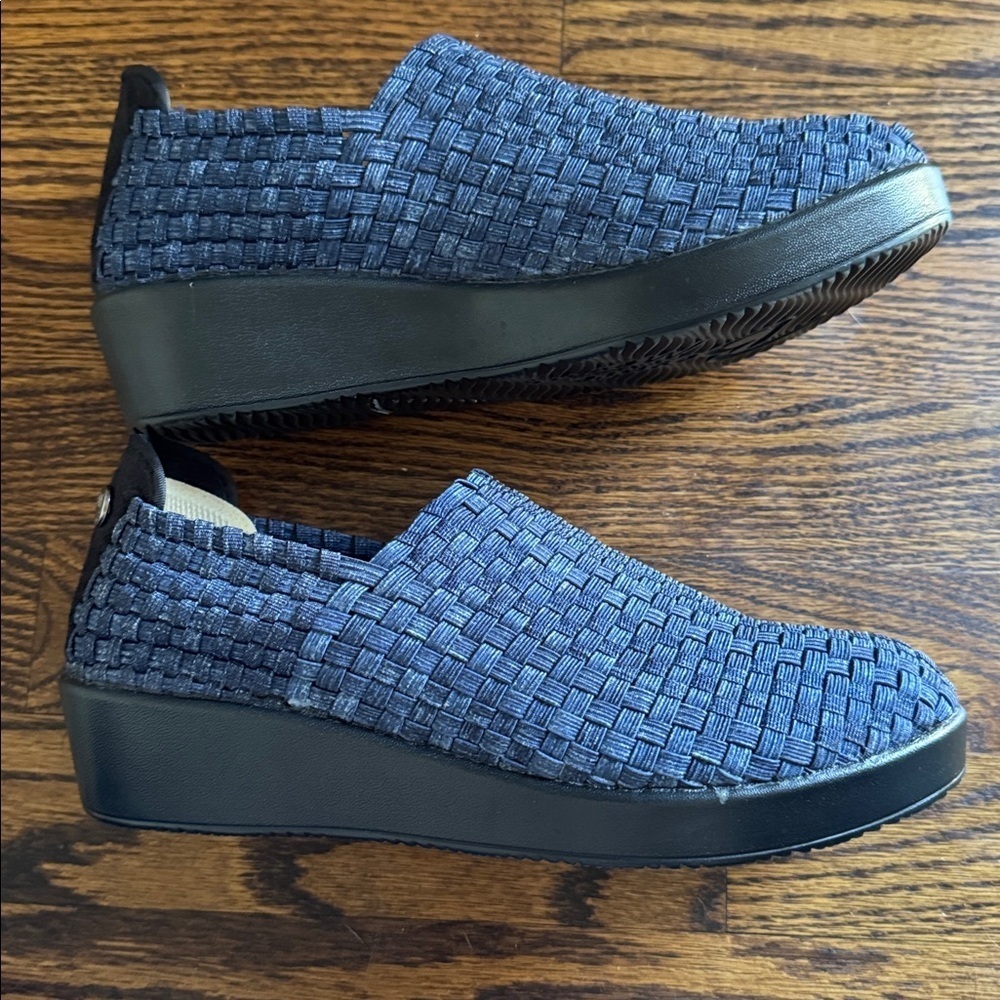 Bernie Mev navy denim tone woven elastic slip on wedge shoes. Size 39 (8). - Picture 2 of 6